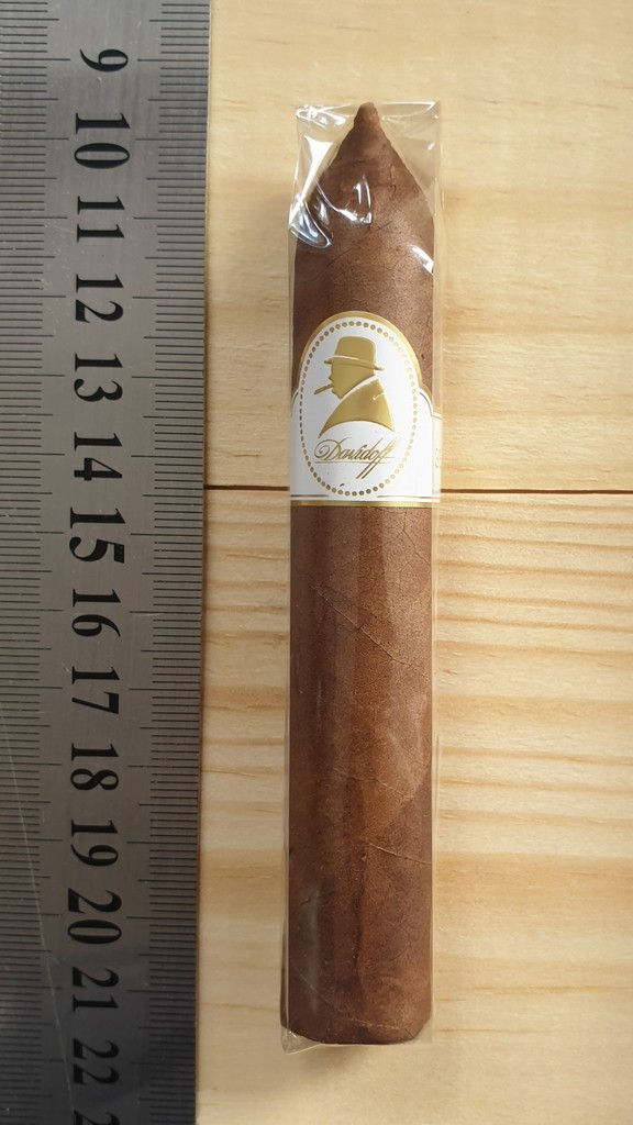 Davidoff Winston Churchill Belicoso Traveller Cigar - 1 Single Cigar