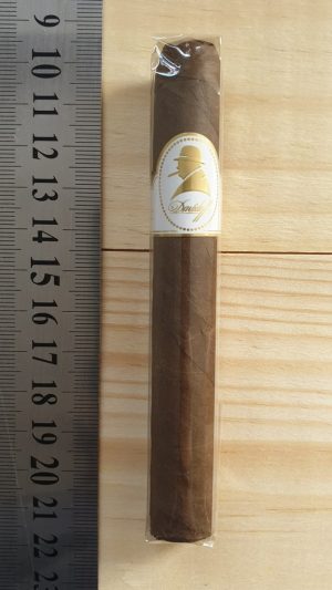 Davidoff Winston Churchill Petit Corona Artist Cigar - 1 Single Cigar