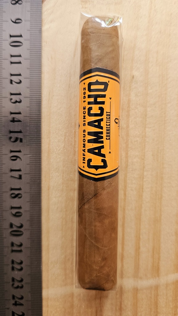 Camacho Connecticut Robusto Cigar - 1 Single Cigar